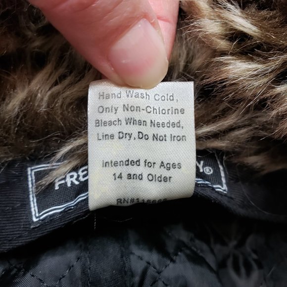 Free Authority Trapper Wool Blend Faux Fur Winter Cap Hat Red & Black Plaid EUC - Picture 7 of 8